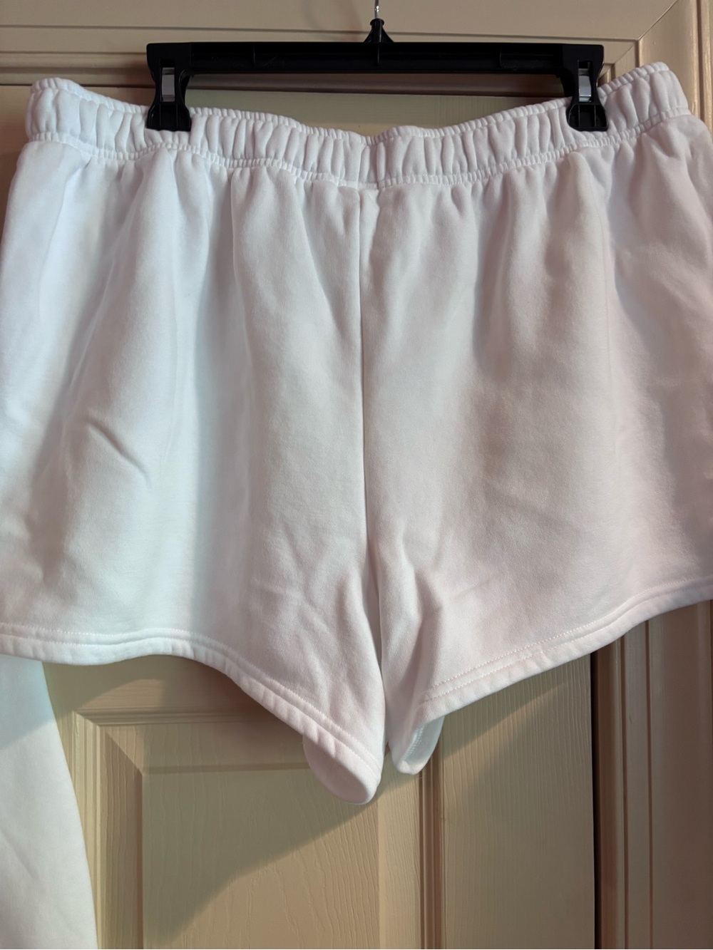 Offline by Aerie White Crewneck Sweatshirt and sweat shorts Set - Picture 6 of 7
